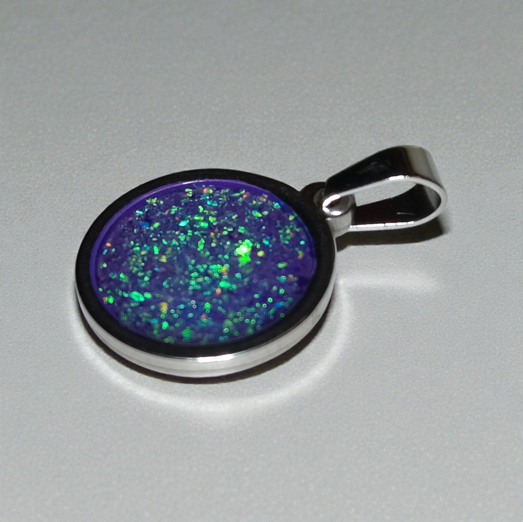 Halskette/Anhänger aus hausgemachtem synthetischem Opal-Edelstahl, kreisförmig