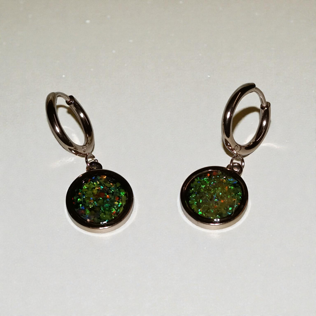 Ohrringe aus hausgemachtem synthetischem Opal und Edelstahl